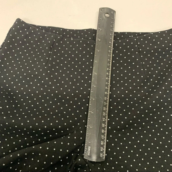 J Jill Slim Leg Ponte Pants Woman XS Pull On Black Polka Dots Stretch Comfort - Picture 9 of 13